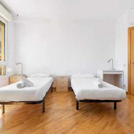 Stylish 4Br City View Apt Near Sagrada Familia Barcelone Extérieur photo