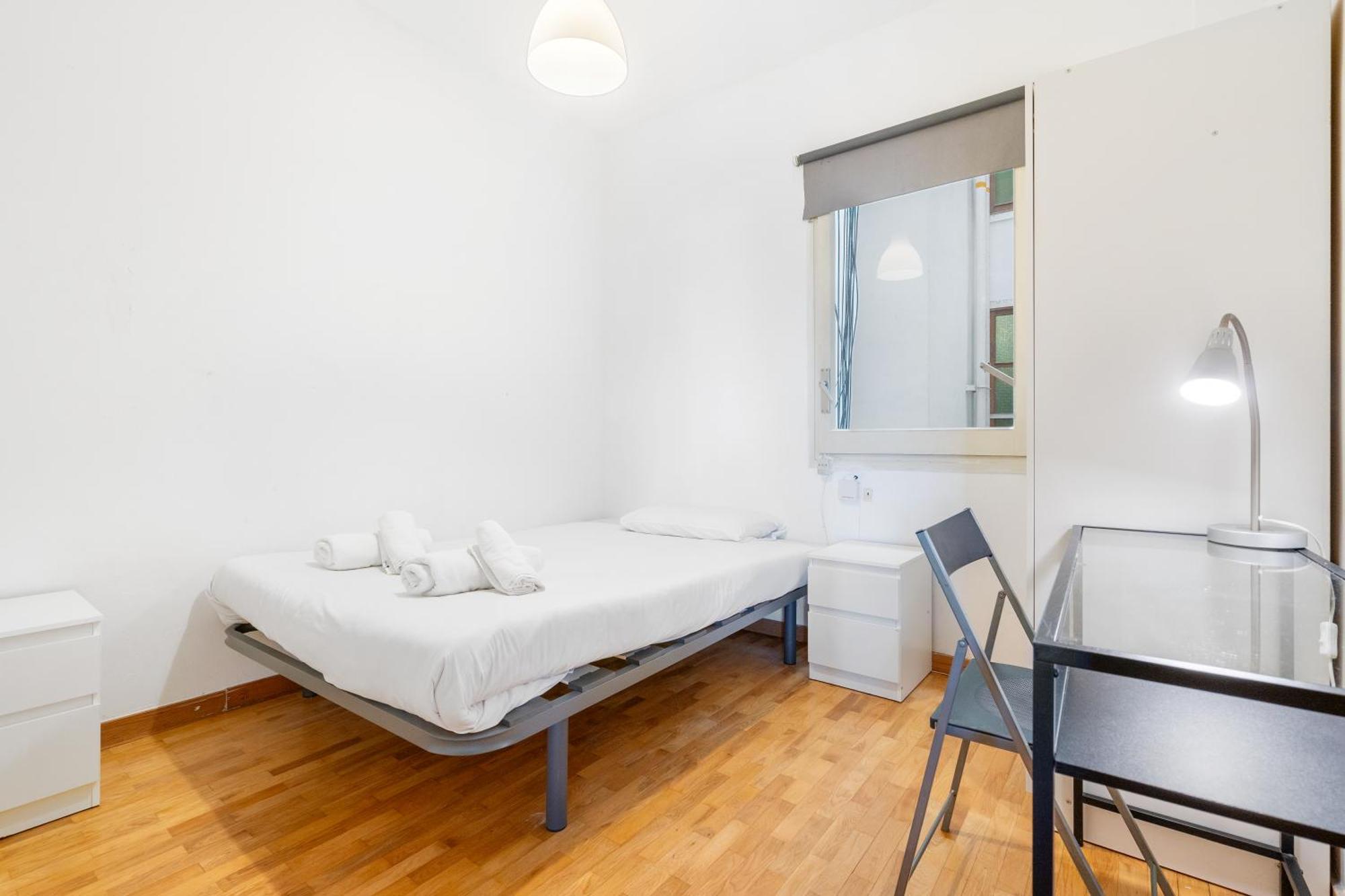 Stylish 4br View Near Sagrada Familia